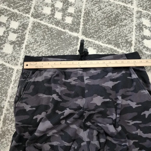 Athleta black camo women's size 2X capri sweatpants - Picture 6 of 7